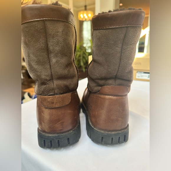 UGG Beacon Sheepskin Boots, US 10D - Picture 9 of 9